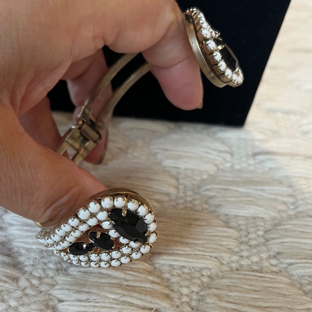 EUC Juliana D & E DeLizza Elster Rhinestone Cabochon Bead Clamper Bracelet - Picture 3 of 4